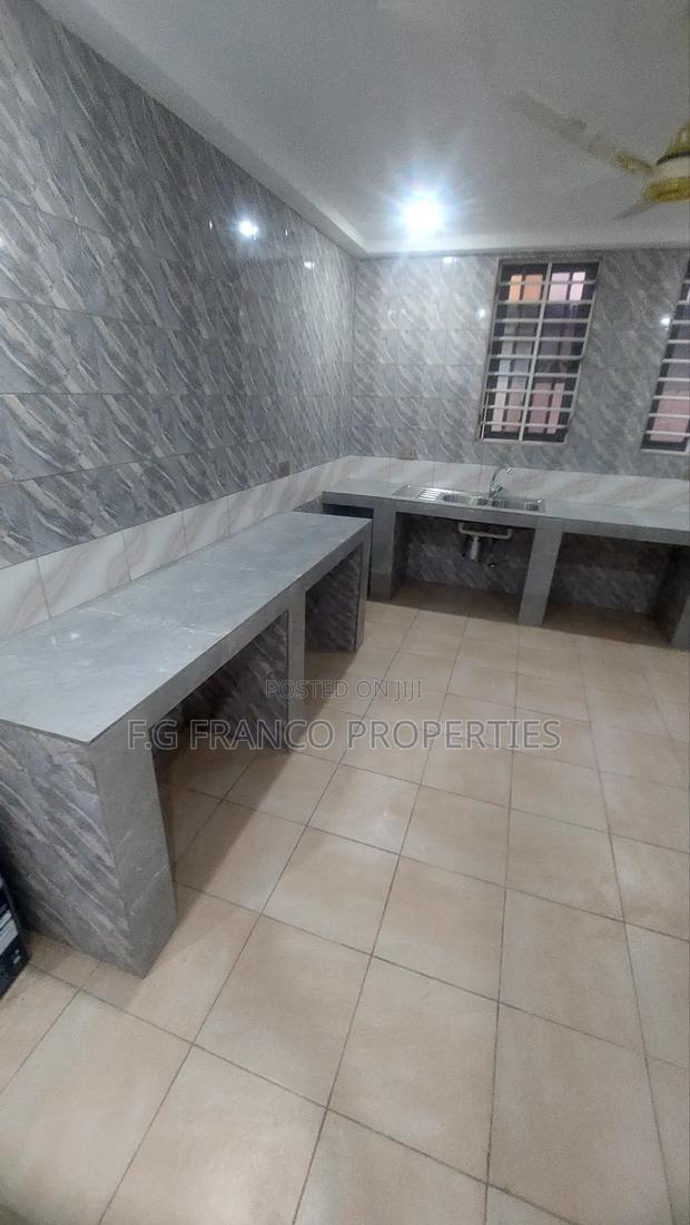 5bdrm House in Kg. Franco, Spintex for sale · Photo 4