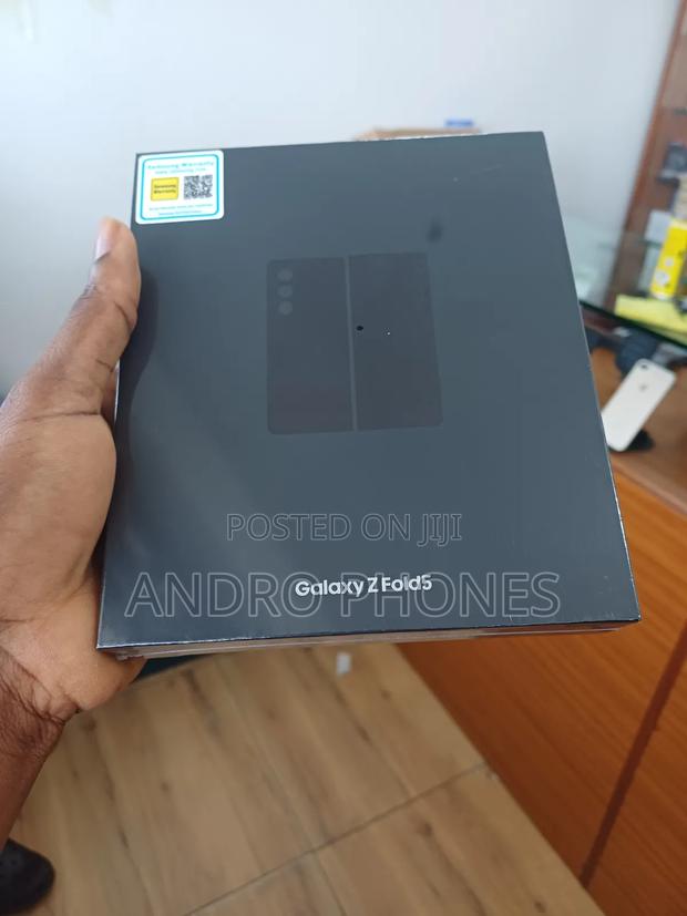 New Samsung Galaxy Z Fold 5 512 GB Blue photo 2