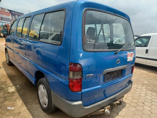 Toyota HiAce 2008 Blue