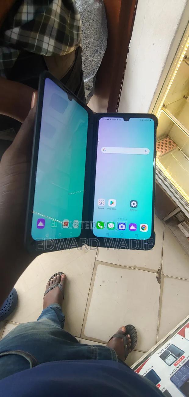 LG V50S ThinQ Dual Screen 256 GB Black photo 2