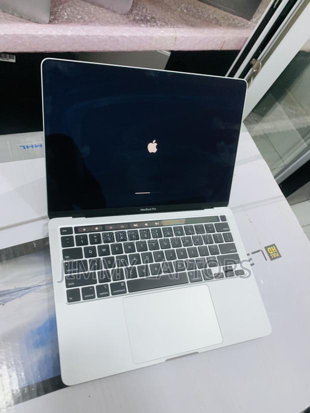 Laptop Apple MacBook Pro 2020 16GB Intel Core I5 SSD 512GB photo 3