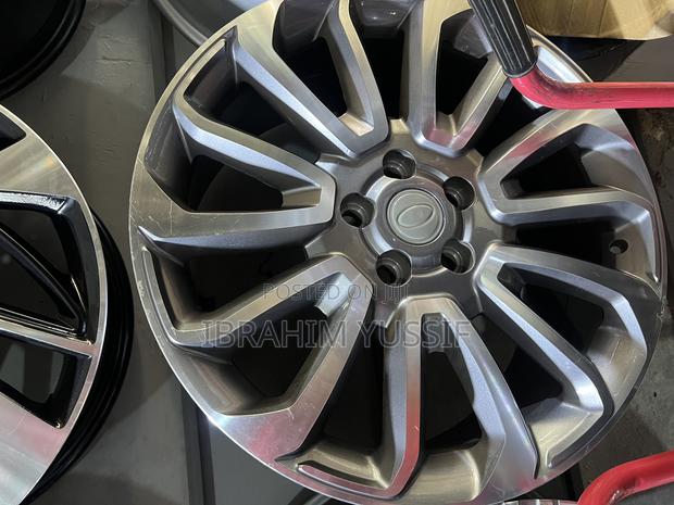 Range Rover 20 Available Mg