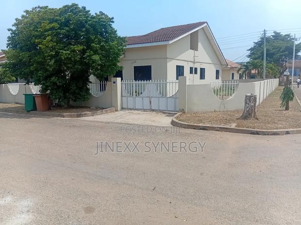 3bdrm House in Devtraco, Tema Metropolitan for rent