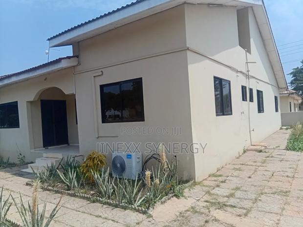 3bdrm House in Devtraco, Tema Metropolitan for rent