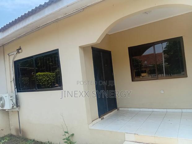 3bdrm House in Devtraco, Tema Metropolitan for rent