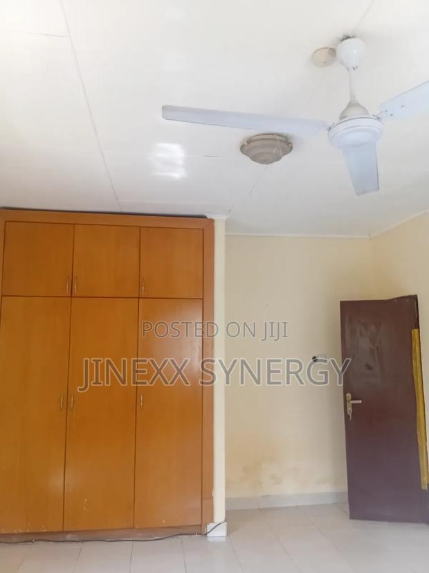 3bdrm House in Devtraco, Tema Metropolitan for rent