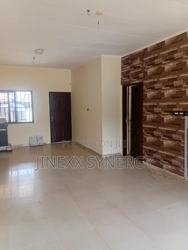3bdrm House in Devtraco, Tema Metropolitan for rent