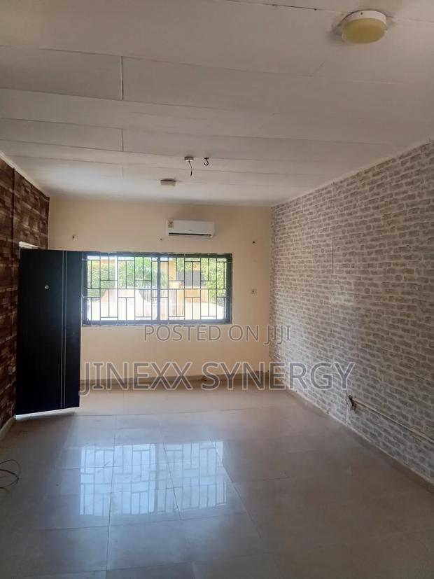 3bdrm House in Devtraco, Tema Metropolitan for rent