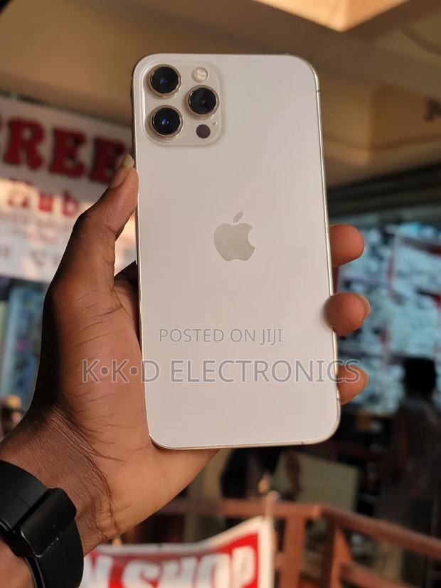 Apple iPhone 12 Pro Max 128 GB Gold photo 4