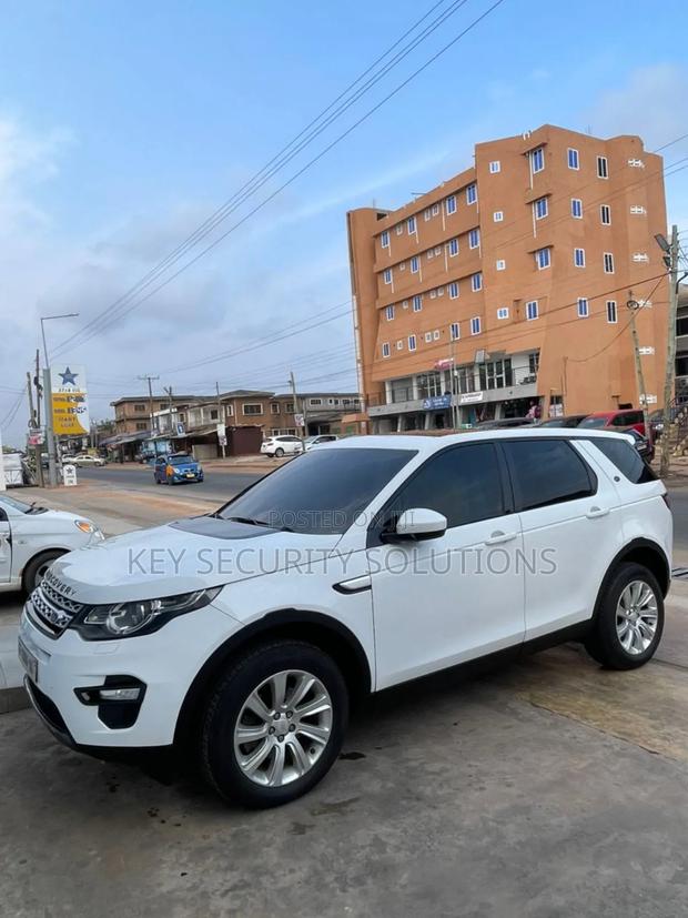 Land Rover Discovery Sport HSE 2015 White · Photo 2