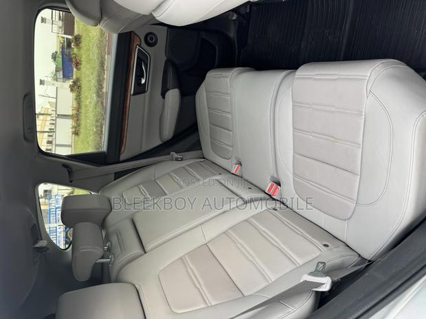 Honda CR-V Touring 2022 Silver photo 9