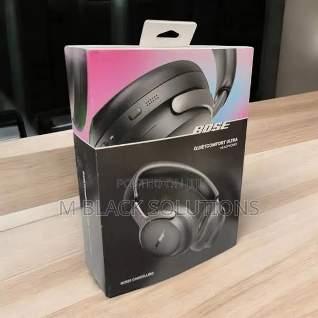 Bose Quietcomfort Ultra Wireless Noise Cancelling Headphones in Black- · Photo 2