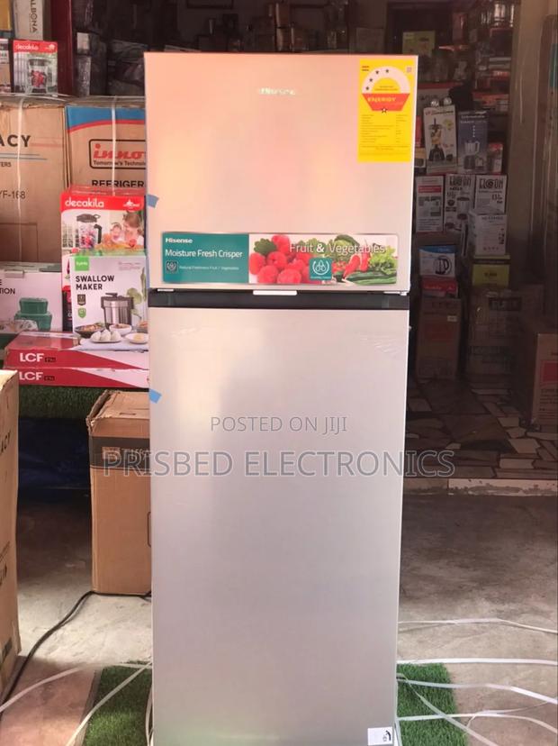 Hisense Durable Fridge 326 Litres Top Freezer photo 2