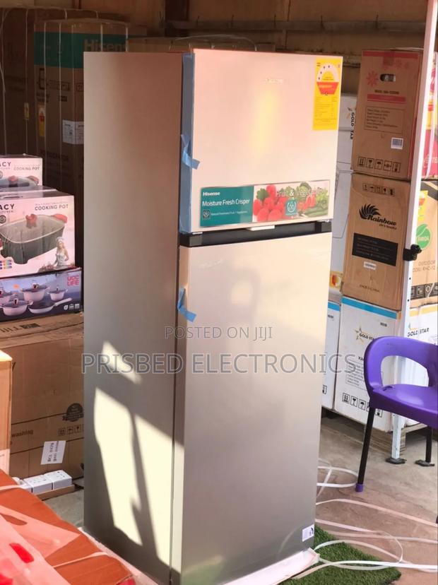 Hisense Durable Fridge 326 Litres Top Freezer photo 4