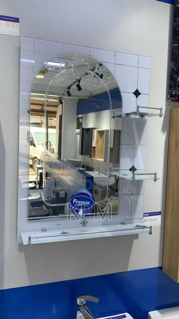 Heavy Mirror With 3 Shelf · Photo 3