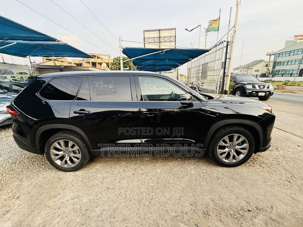 Toyota Highlander Platinum AWD 2024 Black