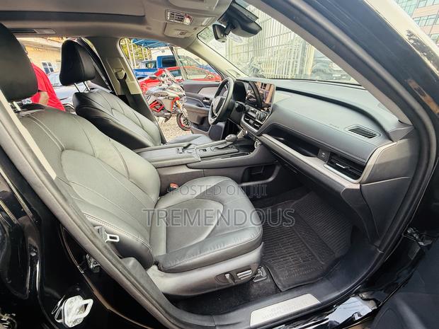 Toyota Highlander Platinum AWD 2024 Black