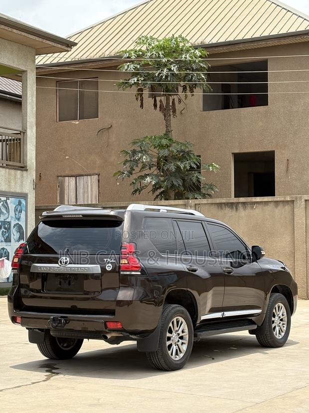 Toyota Land Cruiser Prado 2.7 2020 Brown