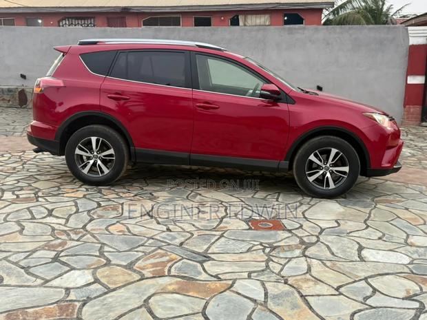 Toyota RAV4 XLE AWD (2.5L 4cyl 6A) 2017 Red photo 5