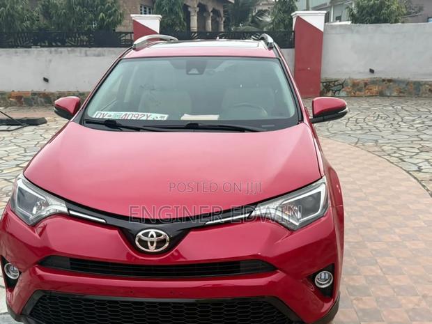 Toyota RAV4 XLE AWD (2.5L 4cyl 6A) 2017 Red