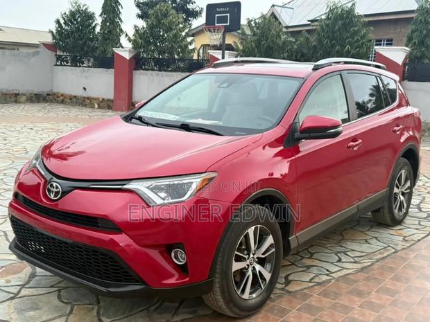 Toyota RAV4 XLE AWD (2.5L 4cyl 6A) 2017 Red photo 10