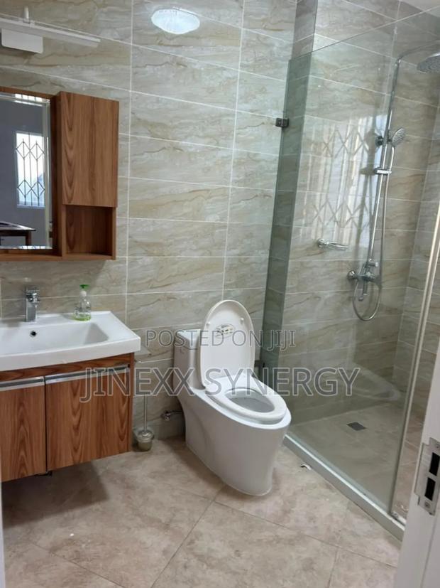 5bdrm House in Sakumono for rent