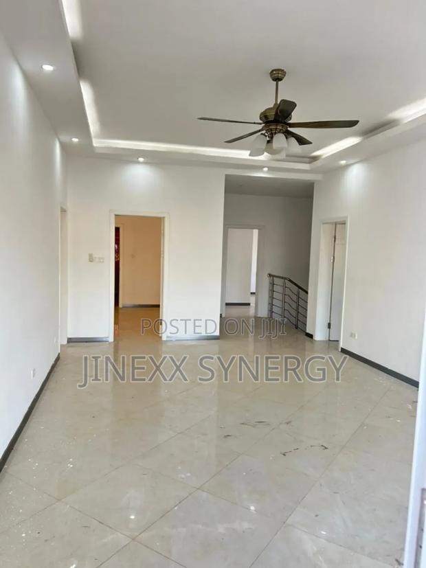 5bdrm House in Sakumono for rent