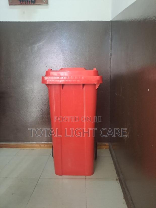 Dustbin/Wastebin With Wheels Small Size photo 3