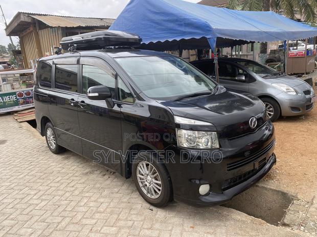 Toyota Voxy 2013 Black
