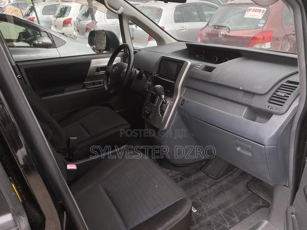 Toyota Voxy 2013 Black