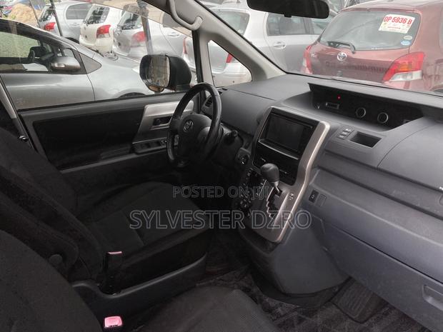 Toyota Voxy 2013 Black