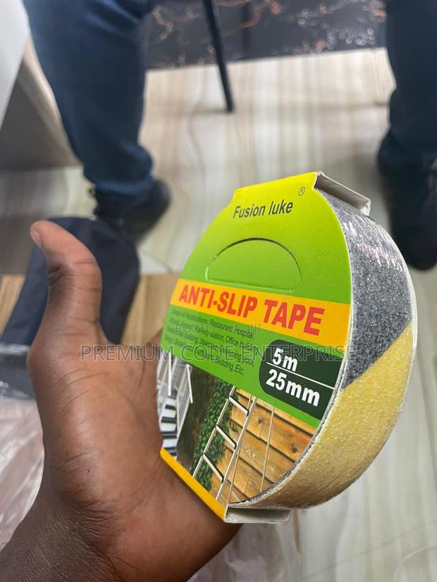 Anti-Slip Tape – 5m X 25mm Floor Skid Tape Roll- High Grip Adhesive · Photo 4