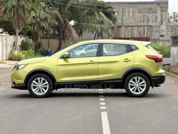 Nissan Qashqai 2018 Green