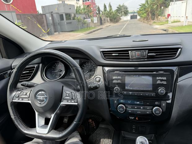 Nissan Qashqai 2018 Green