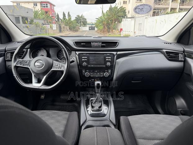 Nissan Qashqai 2018 Green