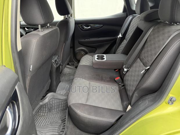 Nissan Qashqai 2018 Green