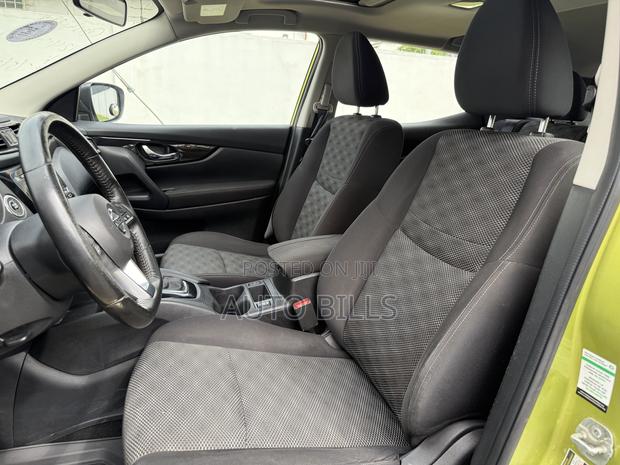 Nissan Qashqai 2018 Green