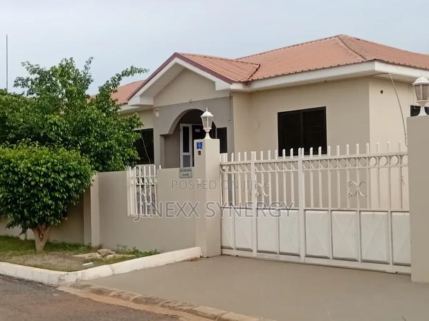 3bdrm House in Devtraco Estate, Tema Metropolitan for rent