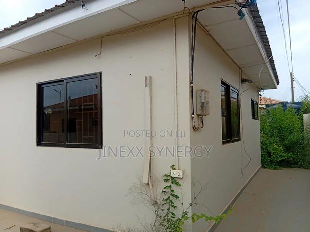 3bdrm House in Devtraco Estate, Tema Metropolitan for rent