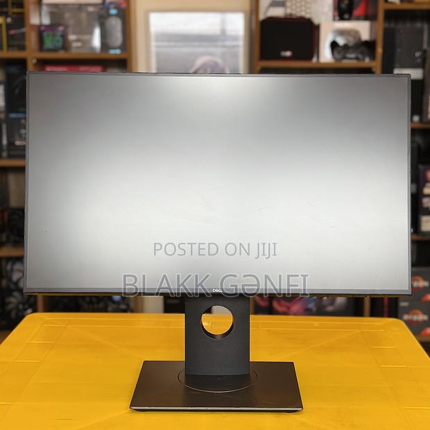 Dell Ultrasharp U2421he Monitor [2021 Model] · Photo 3