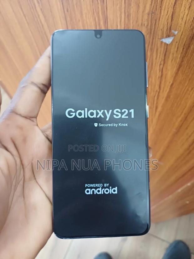 Samsung Galaxy S21 5G 128 GB Black · Photo 2