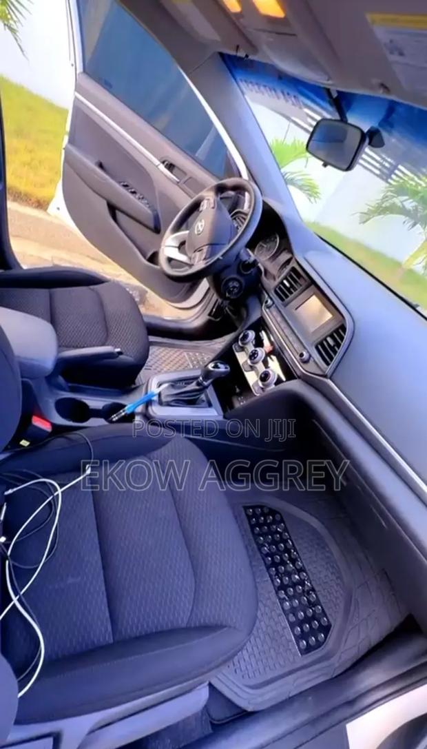 Hyundai Elantra SE 2019 White