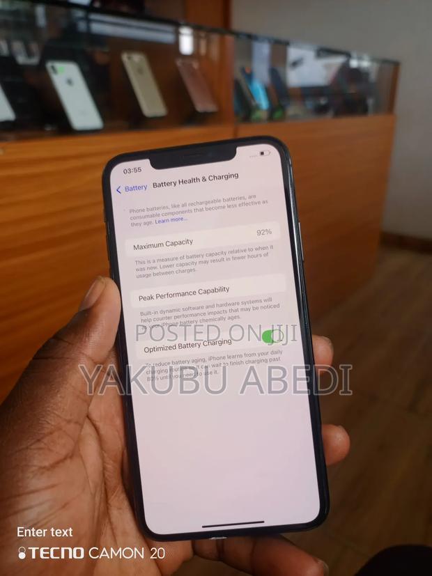 Apple iPhone 11 Pro Max 256 GB Gray · Photo 1