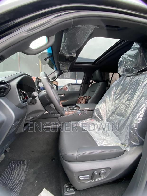 New Toyota Land Cruiser LC300 2025 Black photo 6