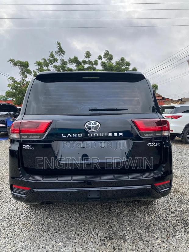 New Toyota Land Cruiser LC300 2025 Black photo 7