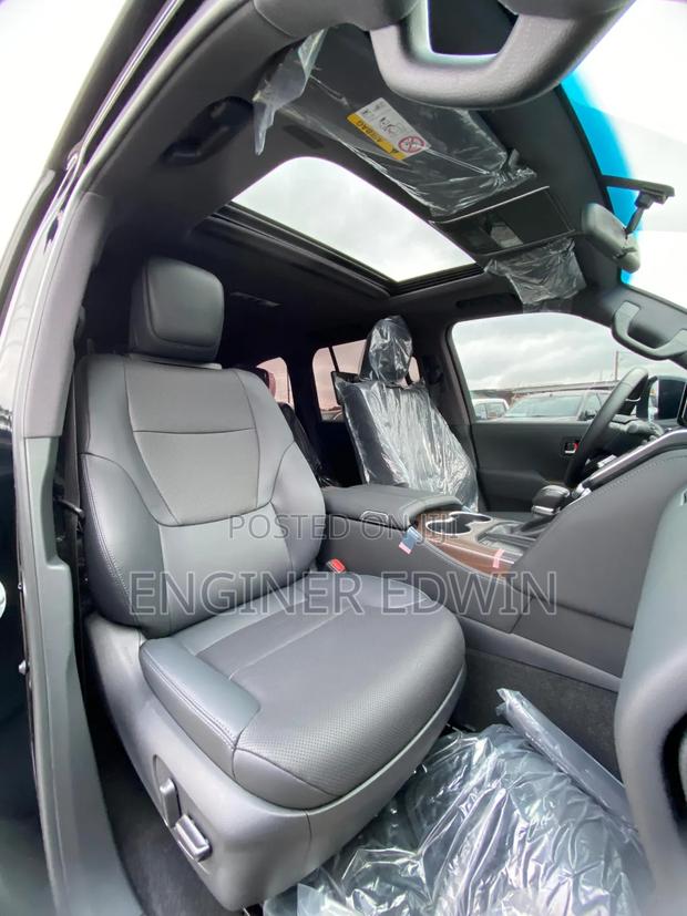 New Toyota Land Cruiser LC300 2025 Black photo 10