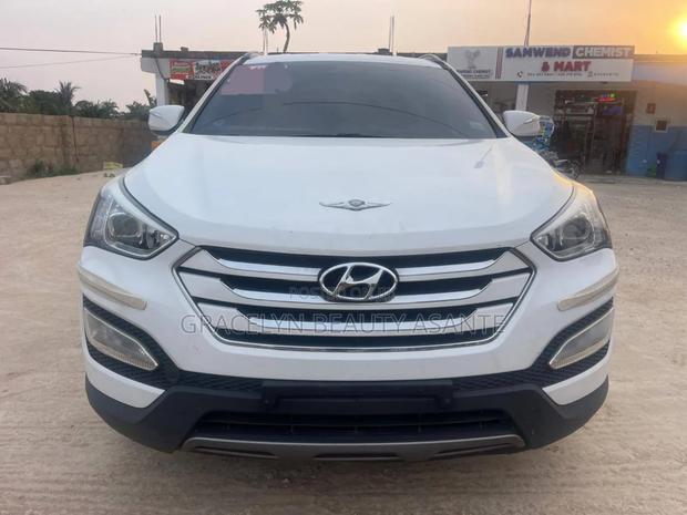 Hyundai Santa Fe 2014 White · Photo 3