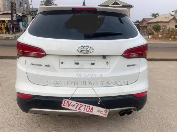 Hyundai Santa Fe 2014 White · Photo 2