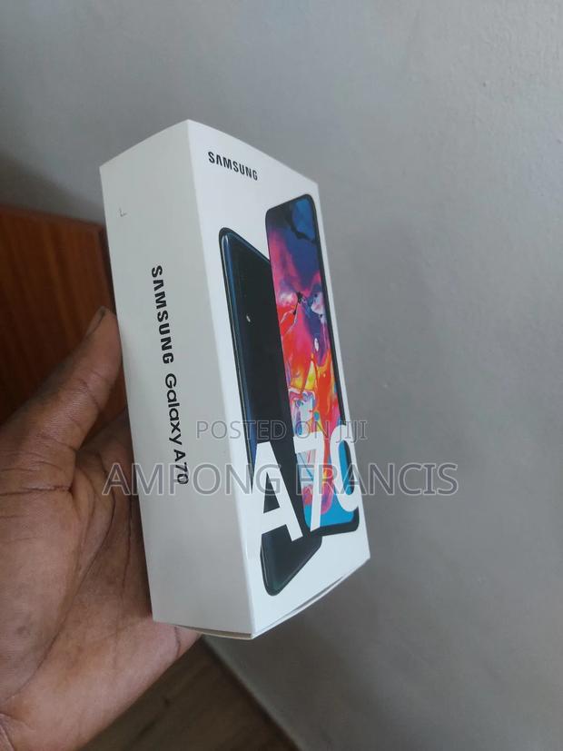 New Samsung Galaxy A70 128 GB Blue · Photo 2