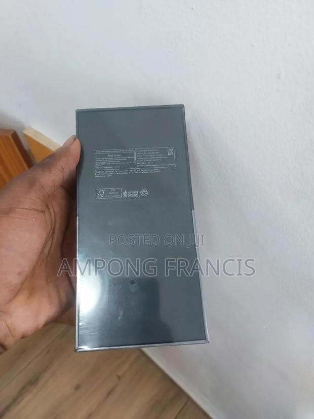 New Samsung Galaxy Z Flip3 5G 128 GB Rose Gold · Photo 2